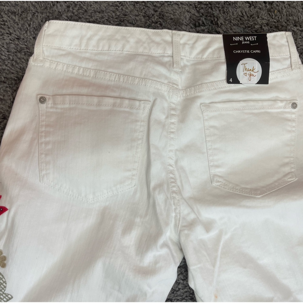 Nine West white cotton floral embroidery chrystie capri jeans women’s size 4 - Picture 5 of 17